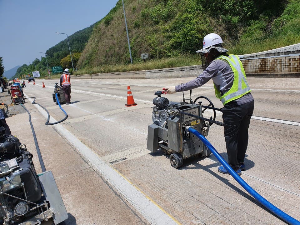 죽령터널(춘천방향) - 출구부  열선시스템 공사